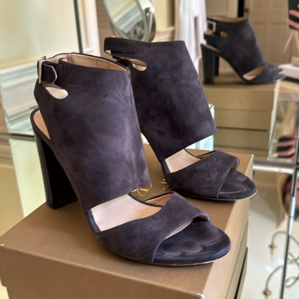 Dee Keller Charcoal Suede Heels